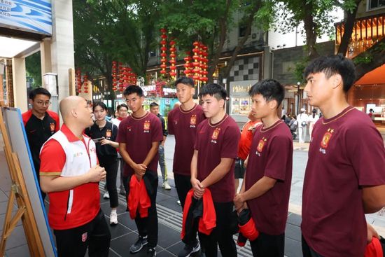 今年的“端午档”挤进了十余部新片，题材类型非常丰富，涉及动作、战争、罪案、喜剧、家庭、动画等各种类型，丝毫不亚于“五一档”。