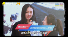 据知情人透露：李威这些床照的掌镜者、手上有纹身女主正是李威前女友杨子晴，从事艺人经纪工作。